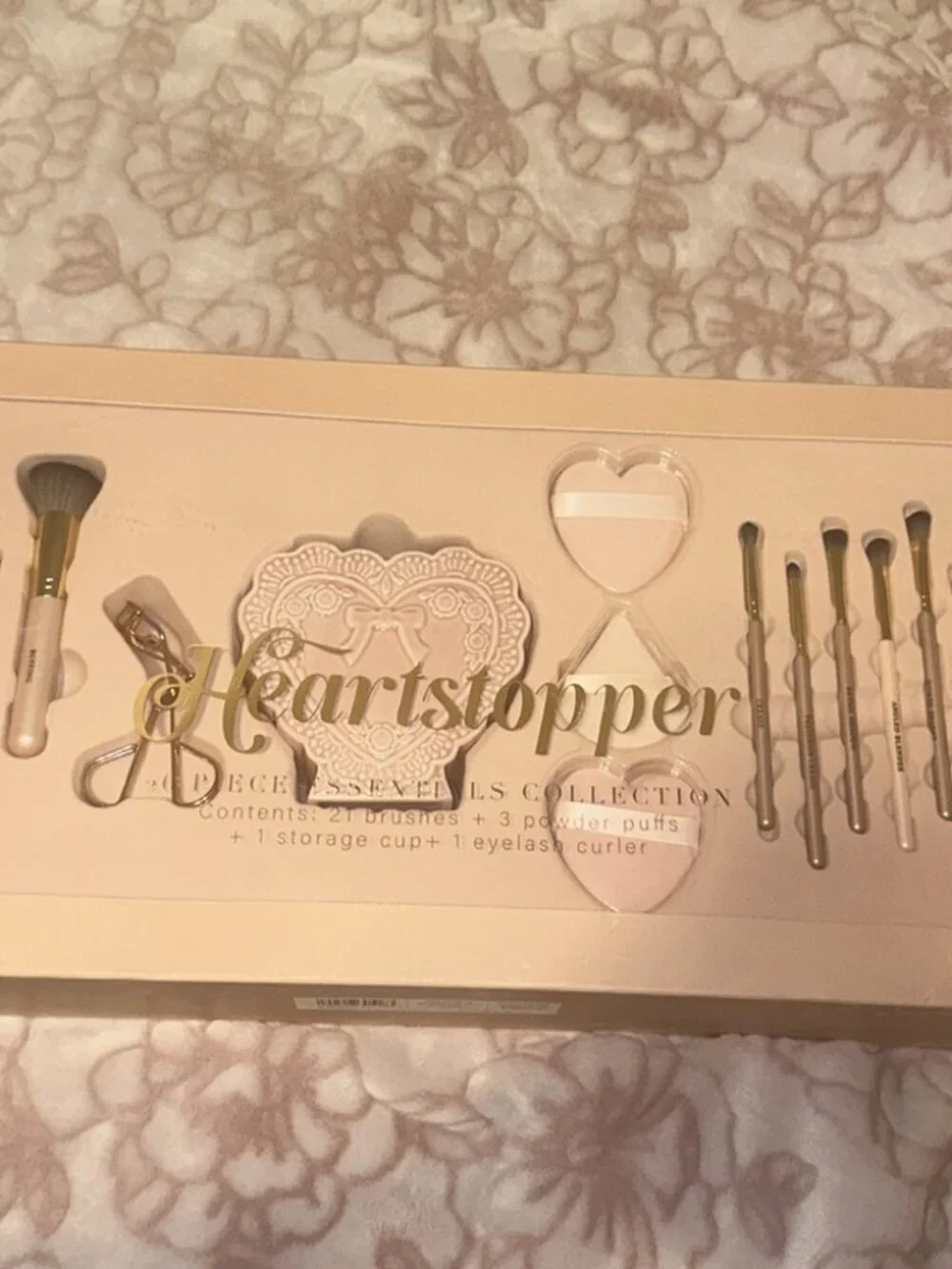 NWT TikTok Viral Heartstopper Pink Makeup Brush Set